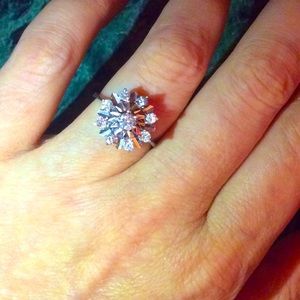 🌹FINAL PRICE REDUCTION $750🌹14k Vintage 1940’s-1950’s Diamond Starburst Ring